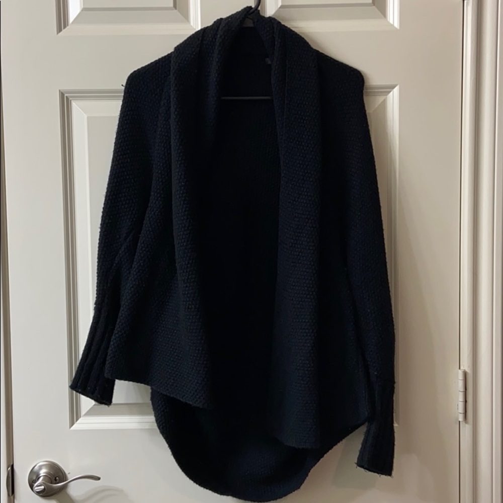 Black scoop hem cardigan